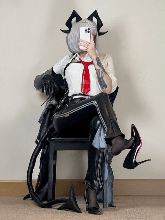 白发恶魔角竟如此迷人，这位COSER如何将《鸣潮》赞妮还原到极致官方正版下载 - 极玩家