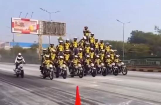 印度阅兵惊现40人摩托叠罗汉，背后的军事秘密竟然源自英国殖民官方正版下载 - 极玩家